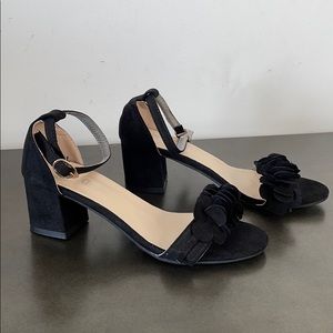 Perfect height Kitten heel Sandals